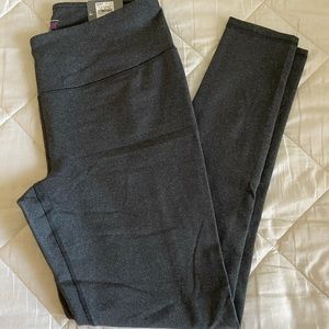 NWT Grey Leggings ‼️